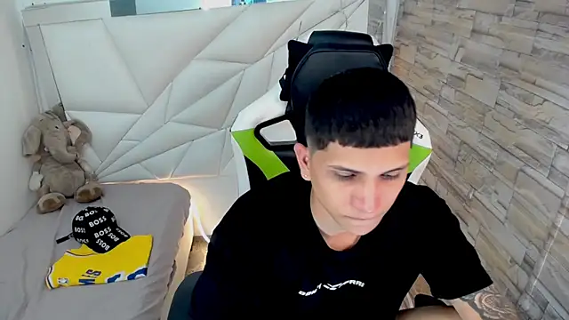 Brayan lopezz online show from 03-18-25, 07:01