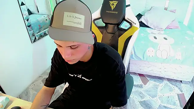 Brayan lopezz online show from 01-27-25, 06:41