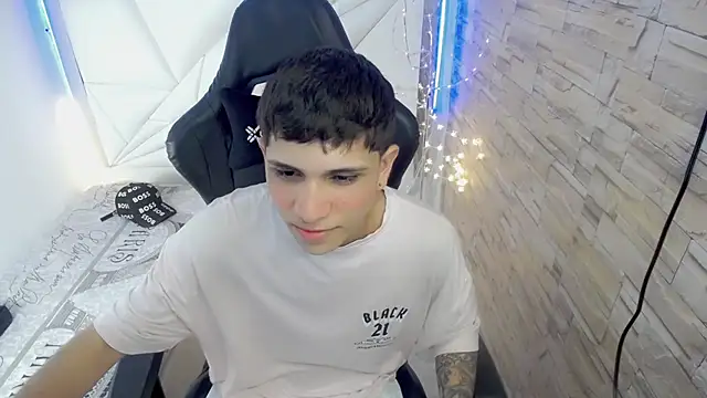 Brayan lopezz online show from 12-03-24, 02:22