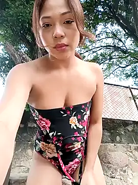 sweet outdoor charm online show from 12-13-24, 08:58