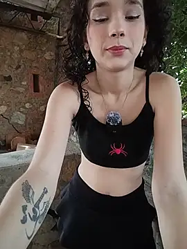Snapshot of sweet_outdoor_charm chatting on 07-19-26, 03:53 sweet outdoor charm online show from 07-19-26, 03:53