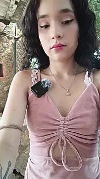 sweet outdoor charm online show from 04-09-26, 03:18