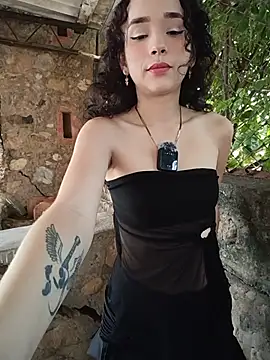 Snapshot of sweet_outdoor_charm chatting on 06-26-26, 03:40 sweet outdoor charm online show from 06-26-26, 03:40