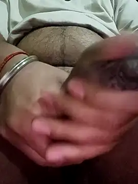 Snapshot of random_1210 chatting on 11-27-25, 04:29 random 1210 online show from 11-27-25, 04:29