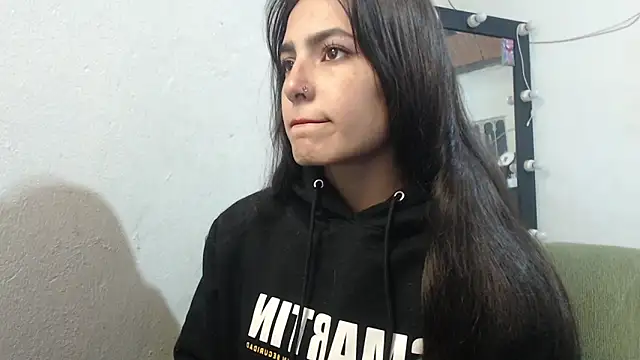 Snapshot of skinny_sweet2411 chatting on 06-16-26, 03:39 skinny sweet2411 online show from 06-16-26, 03:39