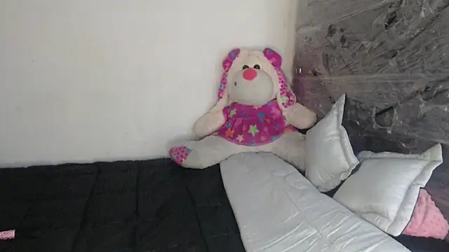 skinny sweet2411 online show from 12-18-25, 04:28