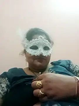 Snapshot of seemi_bhabhi chatting on 02-25-25, 07:06 seemi bhabhi online show from 02-25-25, 07:06