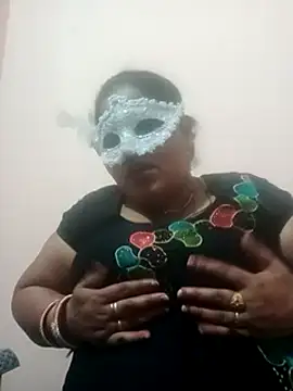 Snapshot of seemi_bhabhi chatting on 03-05-25, 08:21 seemi bhabhi online show from 03-05-25, 08:21