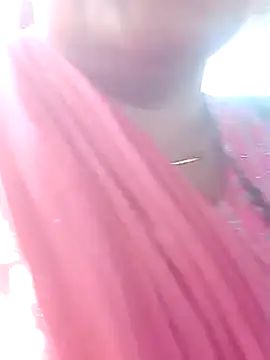 Snapshot of seemi_bhabhi chatting on 03-08-25, 09:06 seemi bhabhi online show from 03-08-25, 09:06