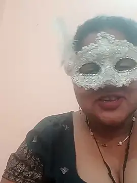 Snapshot of seemi_bhabhi chatting on 03-08-25, 02:45 seemi bhabhi online show from 03-08-25, 02:45