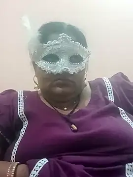 Snapshot of seemi_bhabhi chatting on 03-06-25, 10:09 seemi bhabhi online show from 03-06-25, 10:09