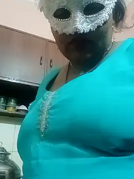 Snapshot of seemi_bhabhi chatting on 03-02-25, 09:19 seemi bhabhi online show from 03-02-25, 09:19