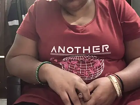 Snapshot of seemi_bhabhi chatting on 02-04-26, 06:30 seemi bhabhi online show from 02-04-26, 06:30