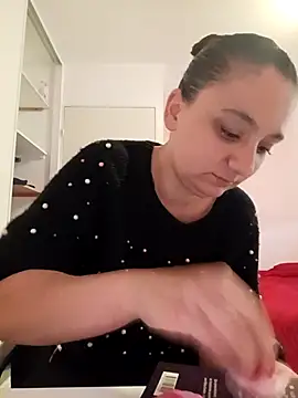 Snapshot of Nell-X chatting on 05-03-26, 11:37 Nell-X online show from 05-03-26, 11:37