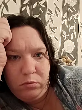 Snapshot of CurvyMilf1992 chatting on 10-22-25, 10:30 CurvyMilf1992 online show from 10-22-25, 10:30