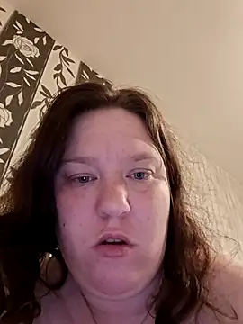 Snapshot of CurvyMilf1992 chatting on 10-11-25, 12:00 CurvyMilf1992 online show from 10-11-25, 12:00