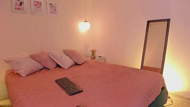 ibella7 online show from 03-18-26, 07:15