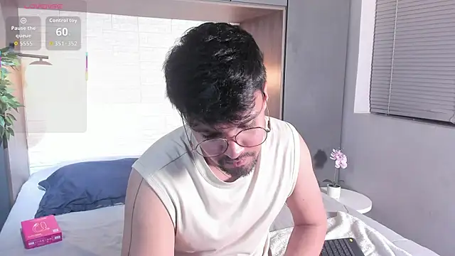 Edward max online show from 04-16-26, 03:51