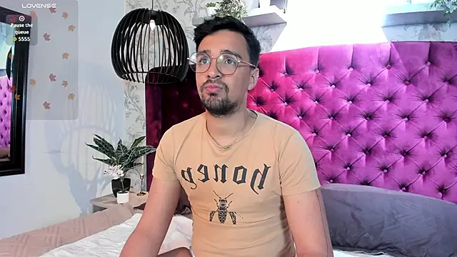 Edward max online show from 02-17-26, 03:48