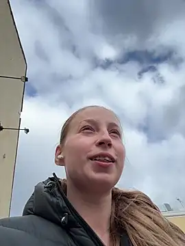 Hr Frk Olsen online show from 03-26-26, 01:31