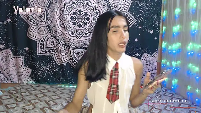 Snapshot of liissa_0 chatting on 12-03-25, 04:13 liissa 0 online show from 12-03-25, 04:13