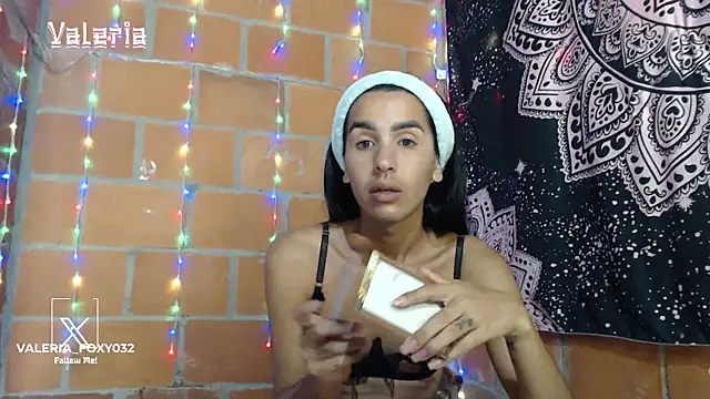 Snapshot of liissa_0 chatting on 11-10-25, 12:26 liissa 0 online show from 11-10-25, 12:26