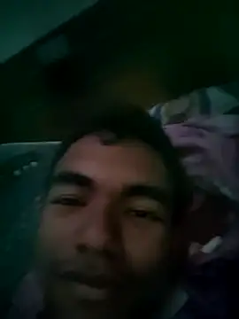 Snapshot of Reynold2608 chatting on 05-30-26, 01:17 Reynold2608 online show from 05-30-26, 01:17