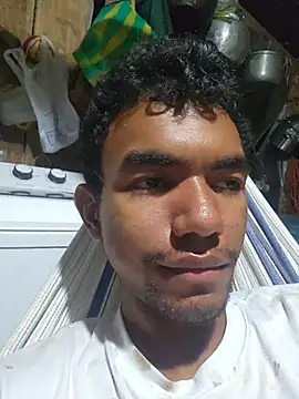Snapshot of Reynold2608 chatting on 06-21-26, 04:07 Reynold2608 online show from 06-21-26, 04:07