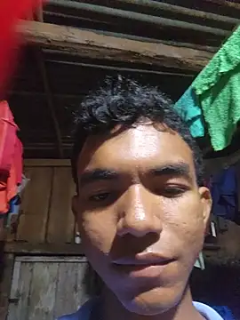 Snapshot of Reynold2608 chatting on 07-12-26, 04:02 Reynold2608 online show from 07-12-26, 04:02