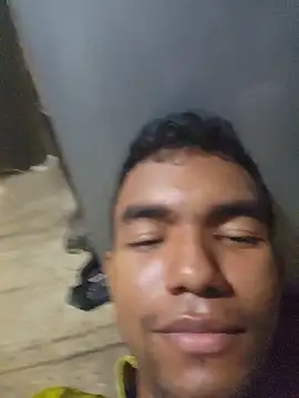 Snapshot of Reynold2608 chatting on 05-17-26, 01:49 Reynold2608 online show from 05-17-26, 01:49