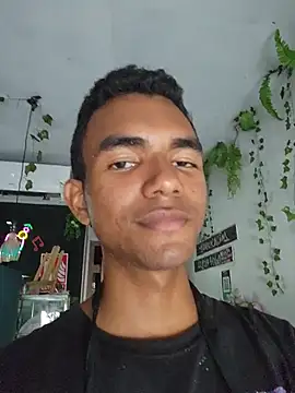 Snapshot of Reynold2608 chatting on 05-18-26, 10:03 Reynold2608 online show from 05-18-26, 10:03