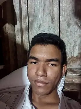 Reynold2608 online show from 12-22-25, 02:33