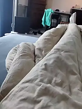 Snapshot of RLLrrr chatting on 11-11-25, 02:12 RLLrrr online show from 11-11-25, 02:12