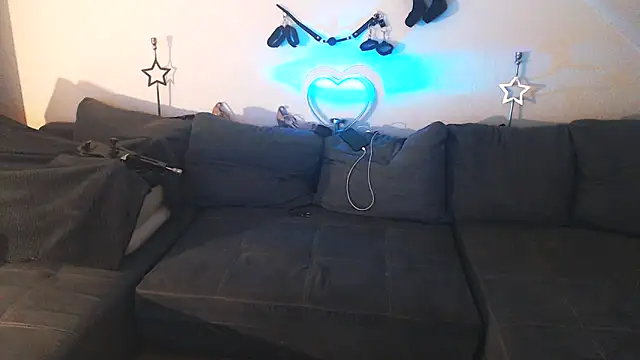Snapshot of DevilsAngel13 chatting on 03-20-25, 09:35 DevilsAngel13 online show from 03-20-25, 09:35