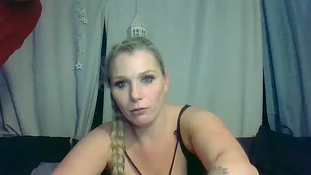 Snapshot of DevilsAngel13 chatting on 10-07-25, 02:56 DevilsAngel13 online show from 10-07-25, 02:56