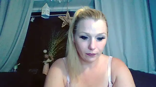 Snapshot of DevilsAngel13 chatting on 09-16-25, 07:04 DevilsAngel13 online show from 09-16-25, 07:04