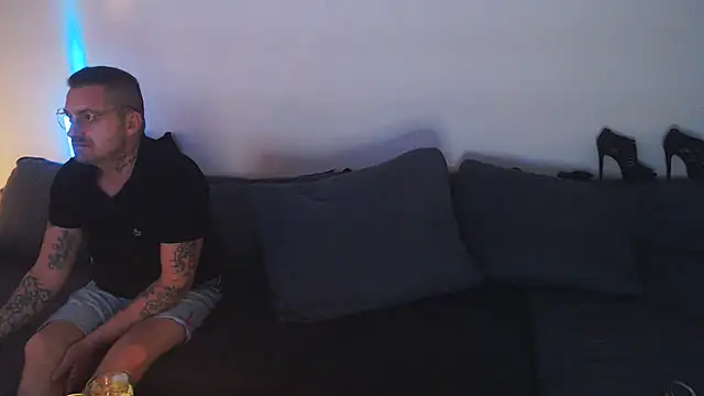 Snapshot of DevilsAngel13 chatting on 02-05-25, 10:44 DevilsAngel13 online show from 02-05-25, 10:44