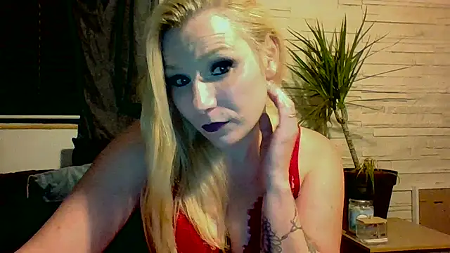 Snapshot of DevilsAngel13 chatting on 09-13-25, 07:36 DevilsAngel13 online show from 09-13-25, 07:36