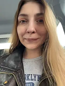 Sunny   Bunny online show from 03-31-26, 01:13