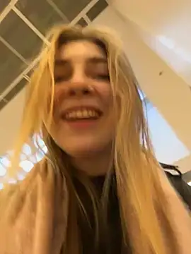 Sunny   Bunny online show from 11-18-25, 10:18