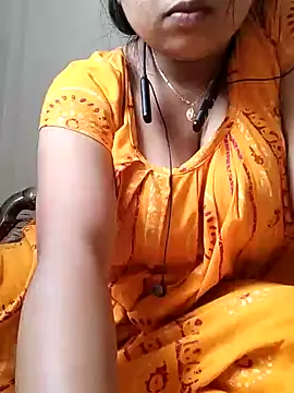 Snapshot of Priya_2222 chatting on 02-04-25, 05:53 Priya 2222 online show from 02-04-25, 05:53