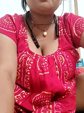 Snapshot of Priya_2222 chatting on 03-01-25, 09:04 Priya 2222 online show from 03-01-25, 09:04