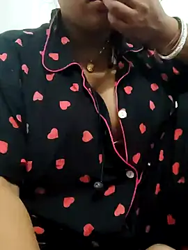 Snapshot of Priya_2222 chatting on 01-31-25, 05:53 Priya 2222 online show from 01-31-25, 05:53