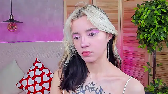 Snapshot of as1an_girlfriend chatting on 03-11-25, 03:25 as1an girlfriend online show from 03-11-25, 03:25