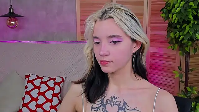 Snapshot of as1an_girlfriend chatting on 03-11-25, 06:30 as1an girlfriend online show from 03-11-25, 06:30