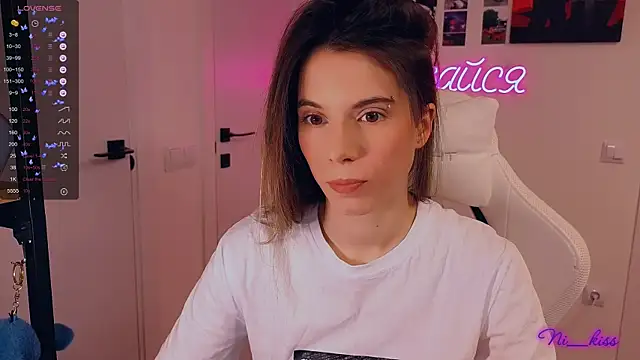  ni kiss online show from 11-22-25, 03:44