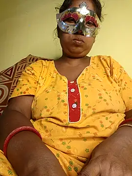 Snapshot of tinabhabhi chatting on 05-11-26, 10:16 tinabhabhi online show from 05-11-26, 10:16