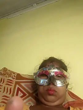 Snapshot of tinabhabhi chatting on 05-13-26, 10:11 tinabhabhi online show from 05-13-26, 10:11