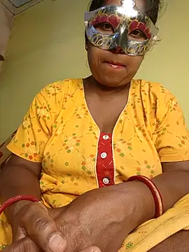 Snapshot of tinabhabhi chatting on 05-15-26, 10:02 tinabhabhi online show from 05-15-26, 10:02