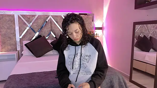 Snapshot of KatherineGomez chatting on 05-23-26, 02:43 KatherineGomez online show from 05-23-26, 02:43